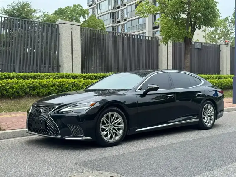 Lexus LS, 2021