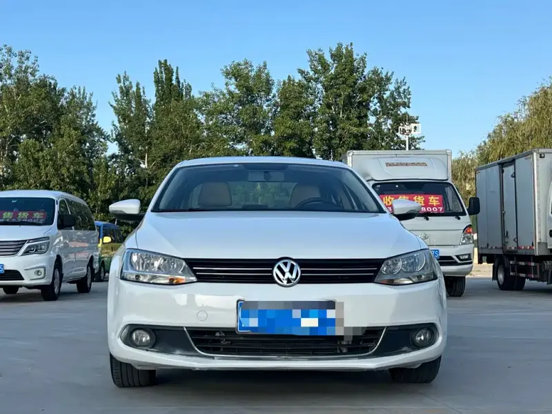 Volkswagen Sagitar, 2013