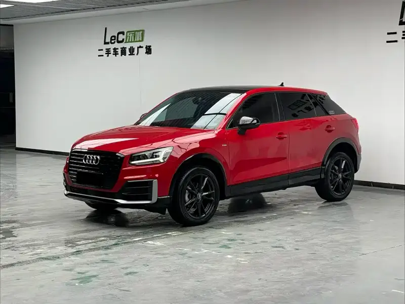 Audi Q2L, 2021
