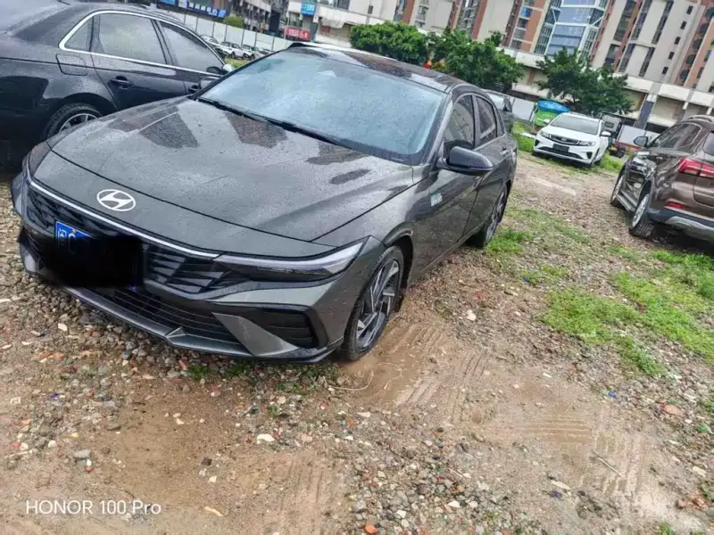 Hyundai Elantra, 2024