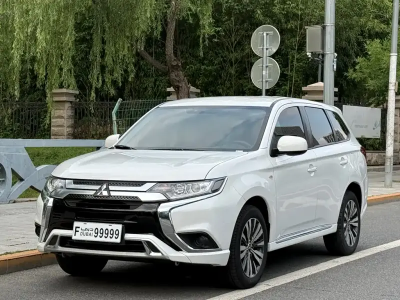 Mitsubishi Outlander, 2021