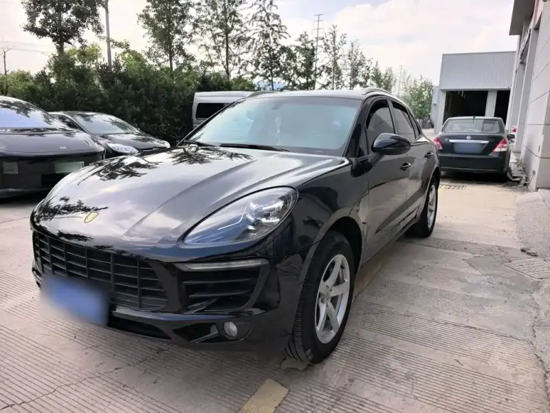 Porsche Macan, 2015