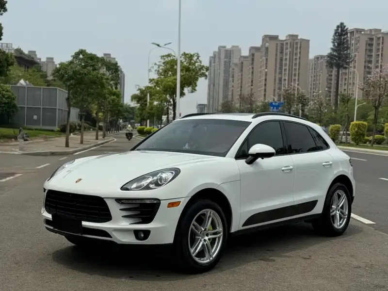 Porsche Macan, 2015