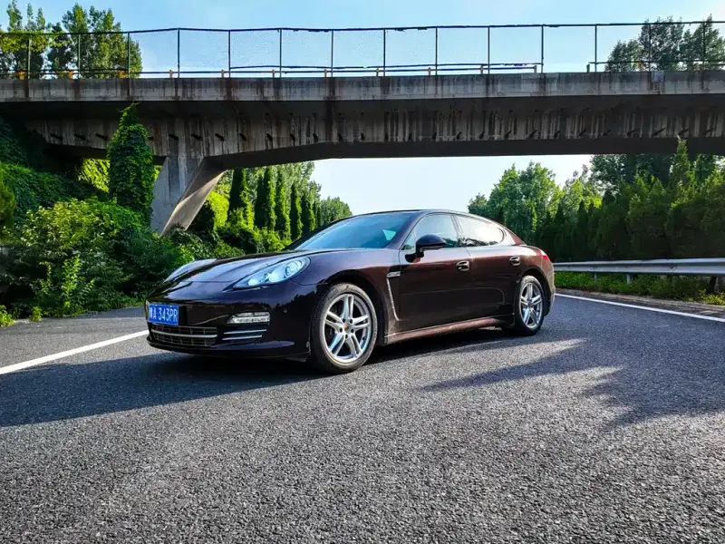 Porsche Panamera, 2013