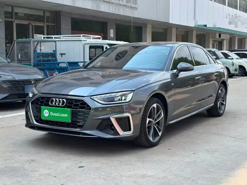Audi A4L, 2021