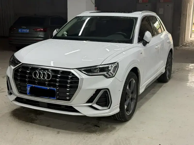 Audi Q3, 2022