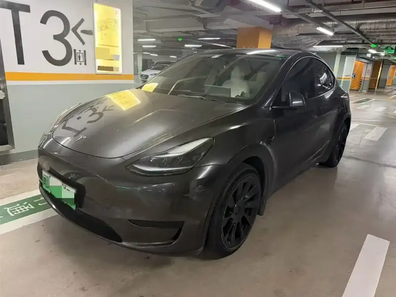 Tesla Model Y, 2022