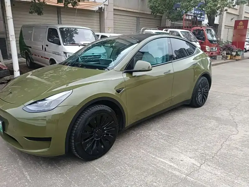 Tesla Model Y, 2023
