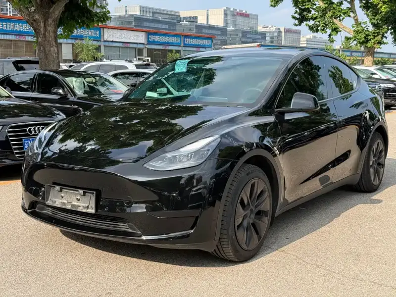 Tesla Model Y, 2023