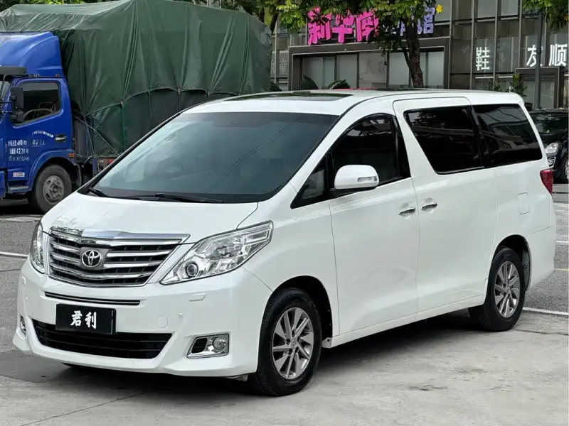 Toyota Alphard, 2015