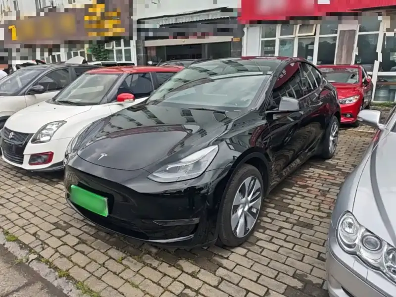 Tesla Model Y, 2023