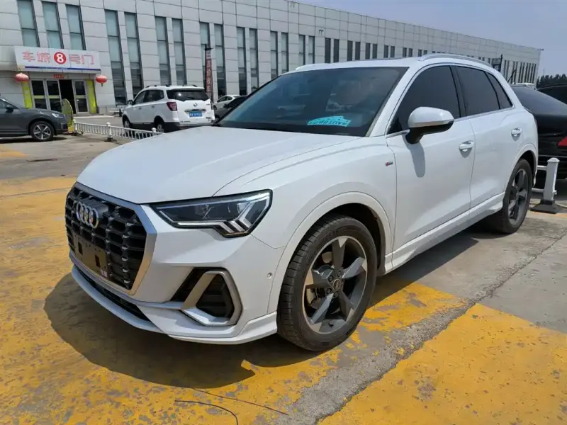 Audi Q3, 2022