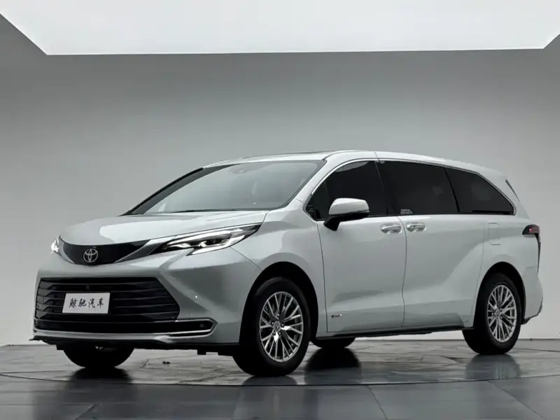 Toyota Sienna, 2025