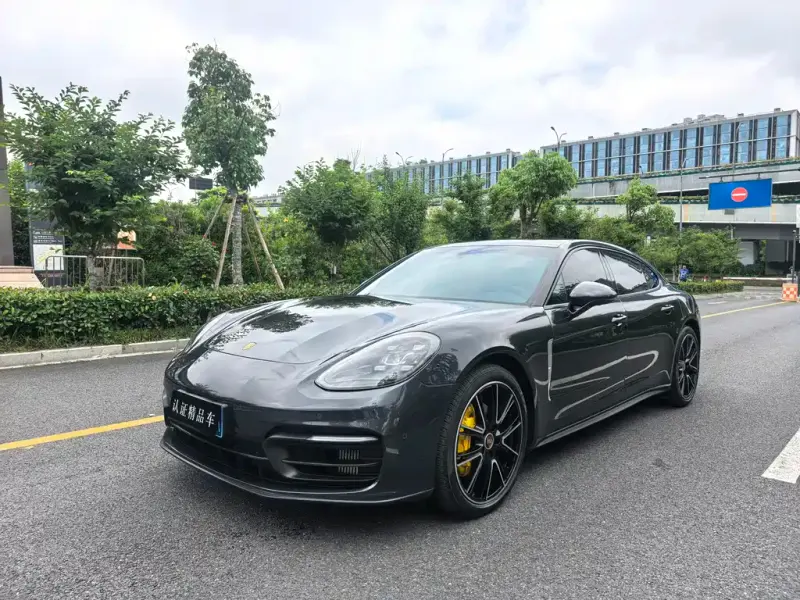 Porsche Panamera, 2022