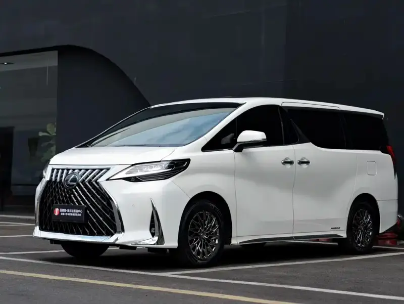 Lexus LM, 2022