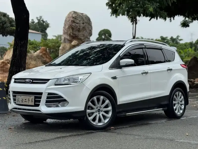 Ford Kuga, 2015