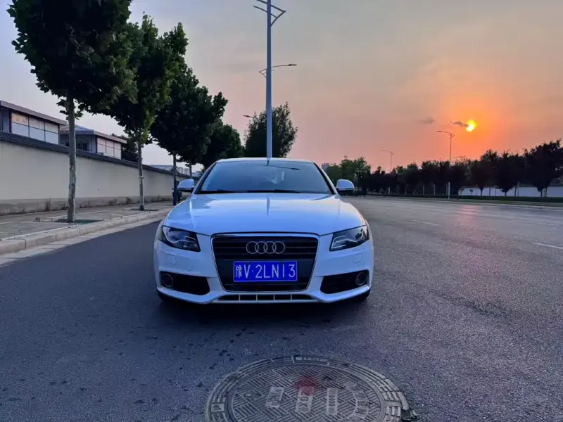 Audi A4L, 2012