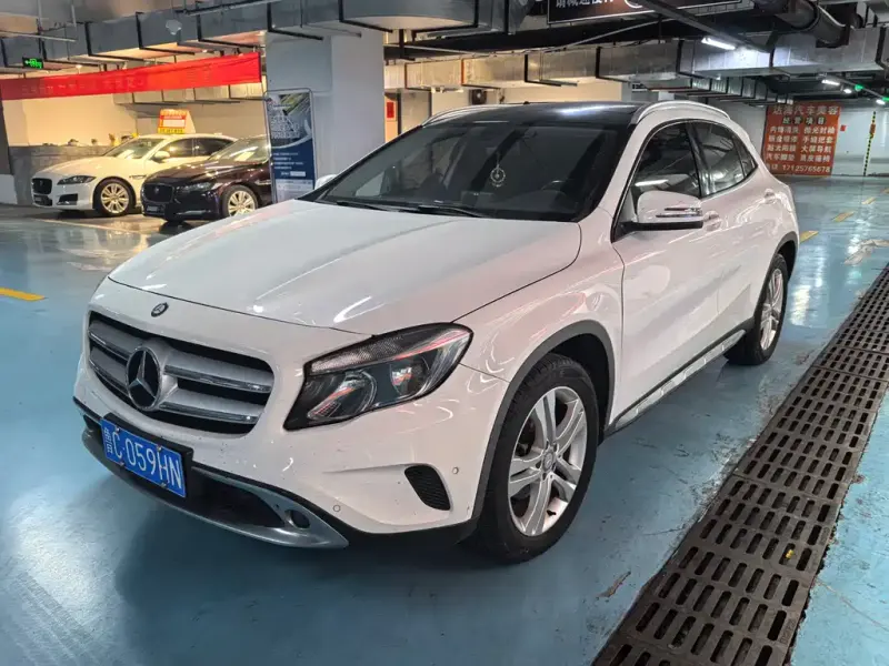 Mercedes-Benz GLA, 2015
