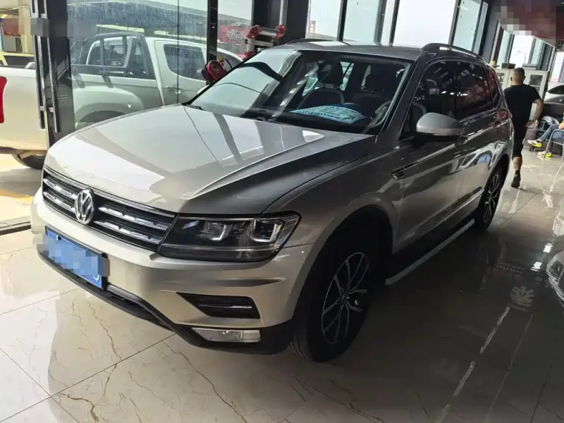 Volkswagen Tiguan L, 2017