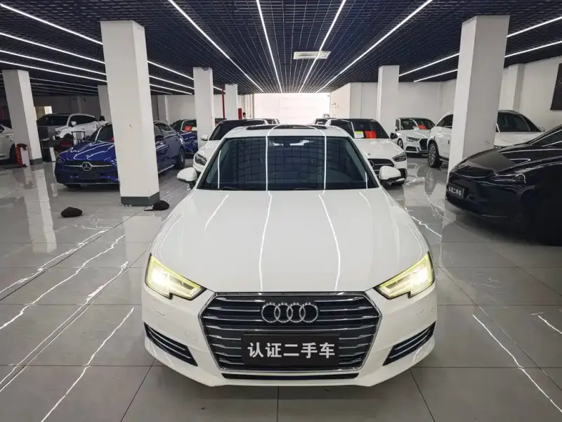 Audi A4L, 2018