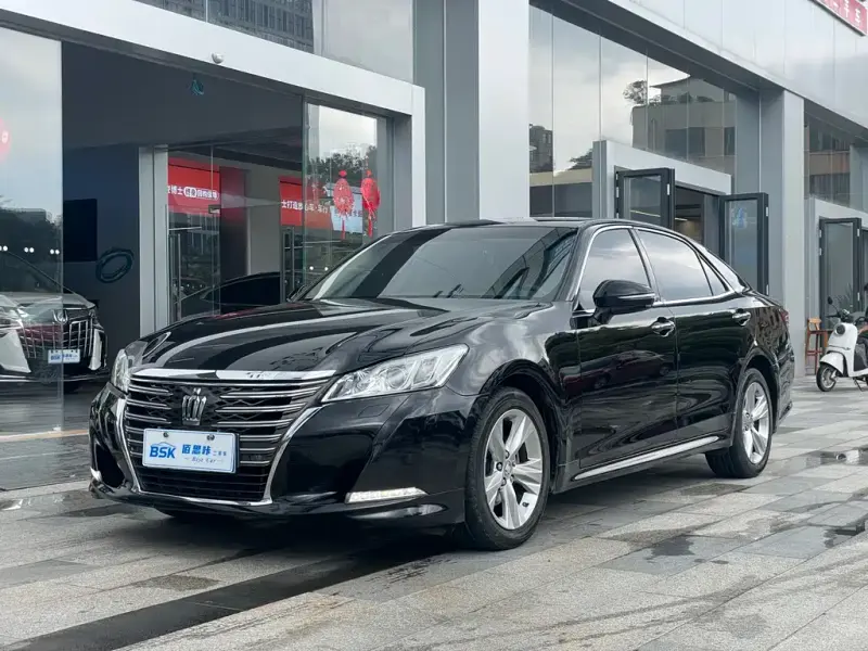 Toyota Crown, 2017