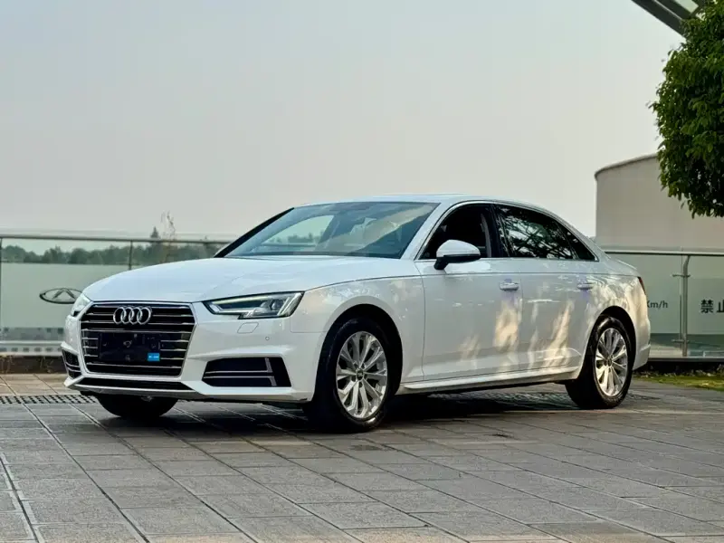 Audi A4L, 2020