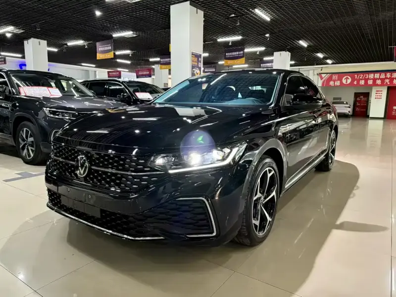 Volkswagen Passat, 2025
