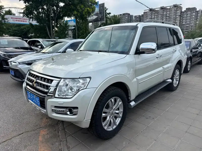 Mitsubishi Pajero (Import), 2018