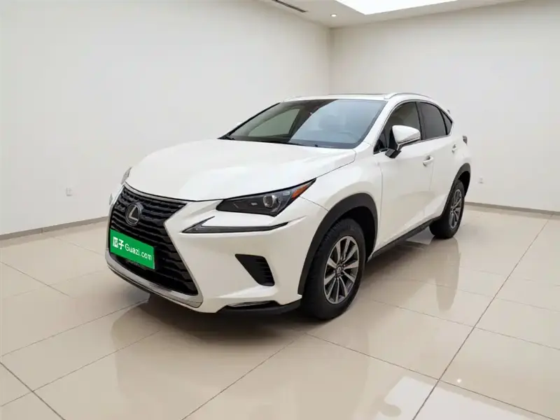 Lexus NX, 2020