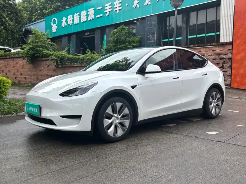 Tesla Model Y, 2022