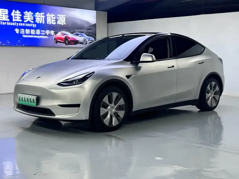 Tesla Model Y, 2023