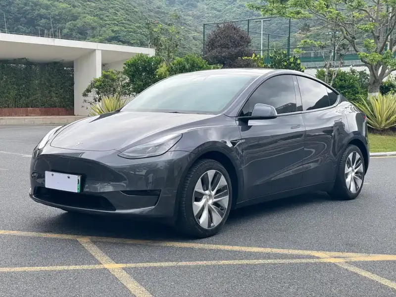 Tesla Model Y, 2023