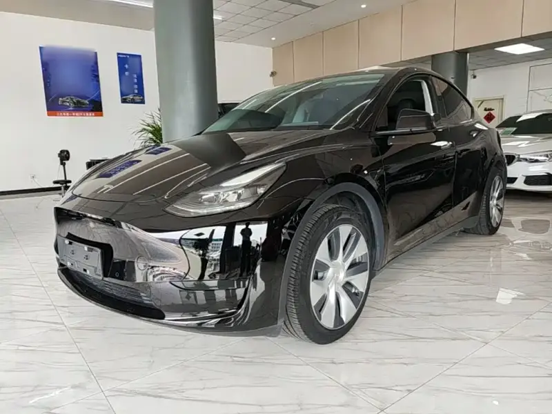 Tesla Model Y, 2023