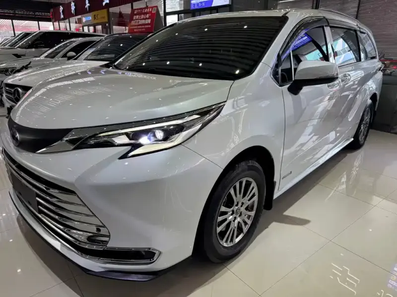 Toyota Sienna, 2023
