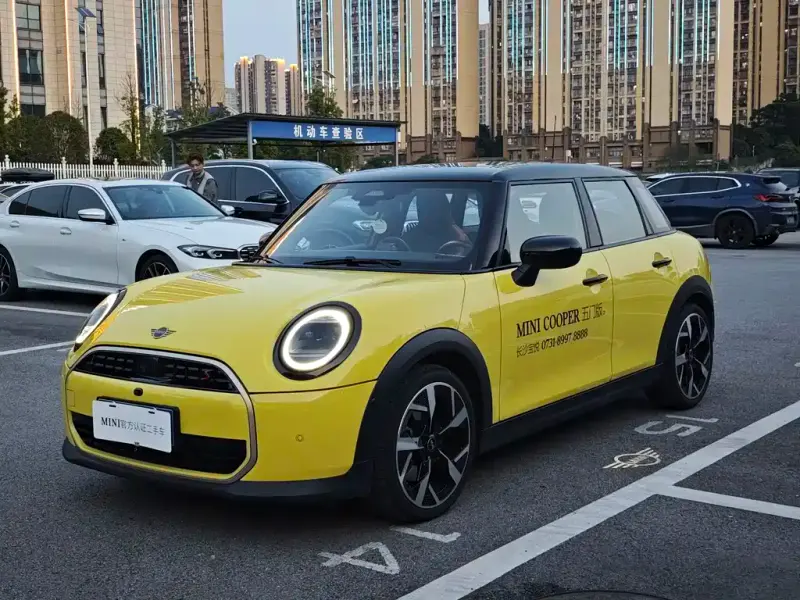 MINI Mini, 2024