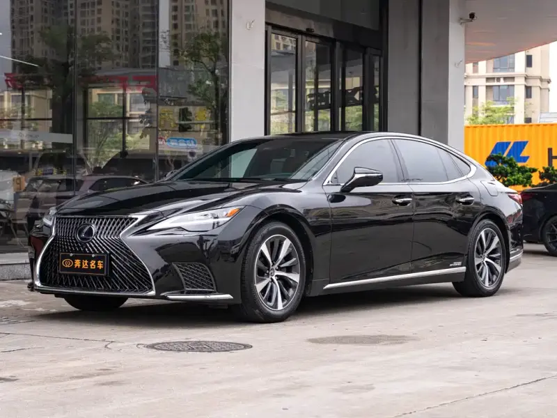 Lexus LS, 2022