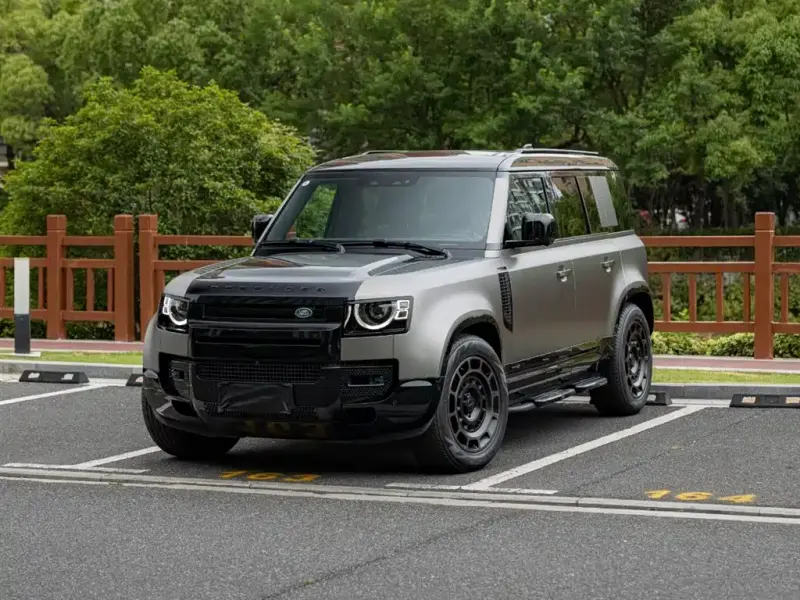 Land Rover Defender, 2024