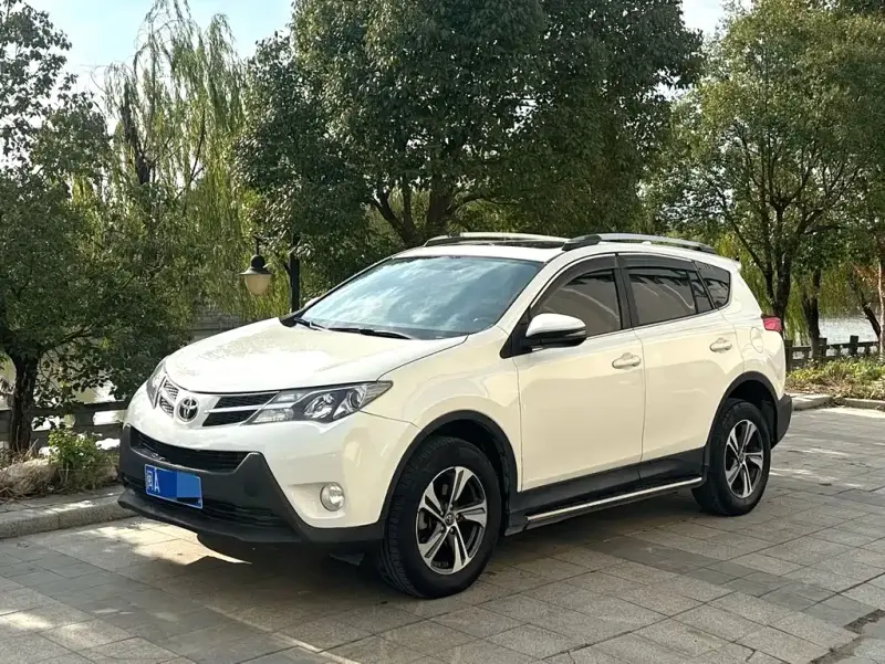Toyota RAV4, 2015