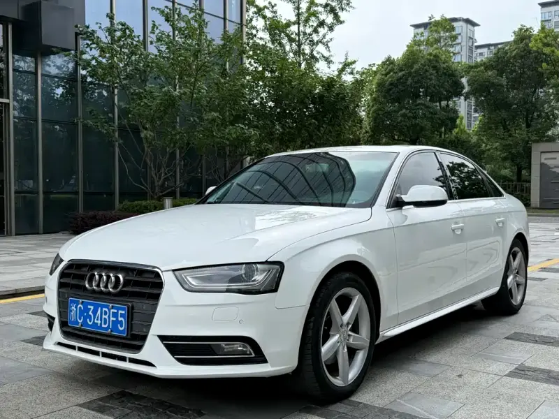 Audi A4L, 2015