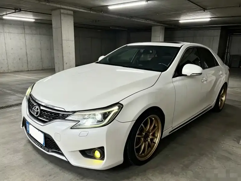 Toyota Reiz, 2015