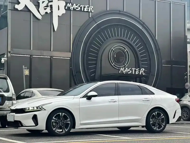 Kia K5, 2021