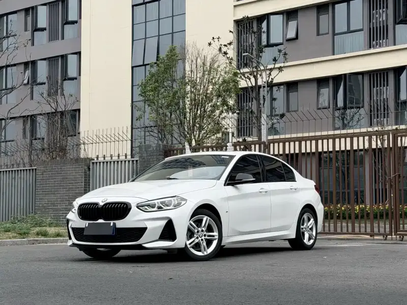 BMW 1 Series, 2021