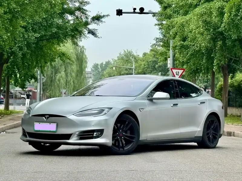 Tesla Model S, 2014