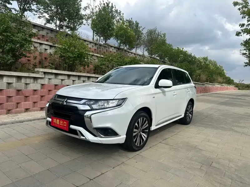 Mitsubishi Outlander, 2023