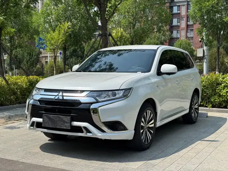 Mitsubishi Outlander, 2022