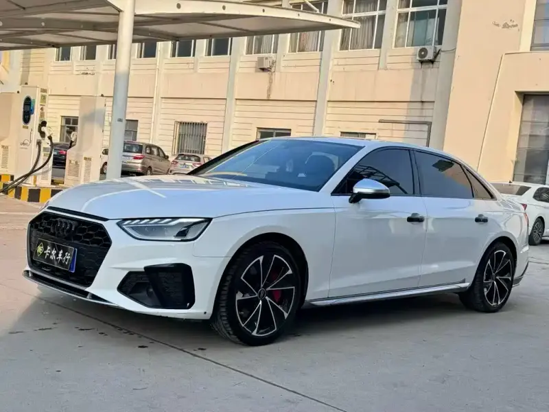 Audi A4L, 2021