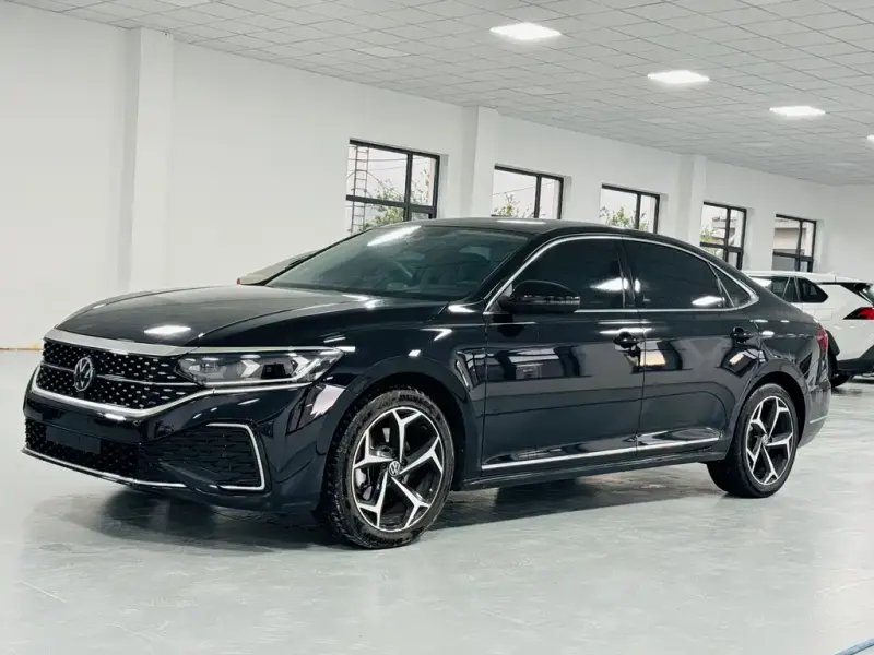 Volkswagen Passat, 2023