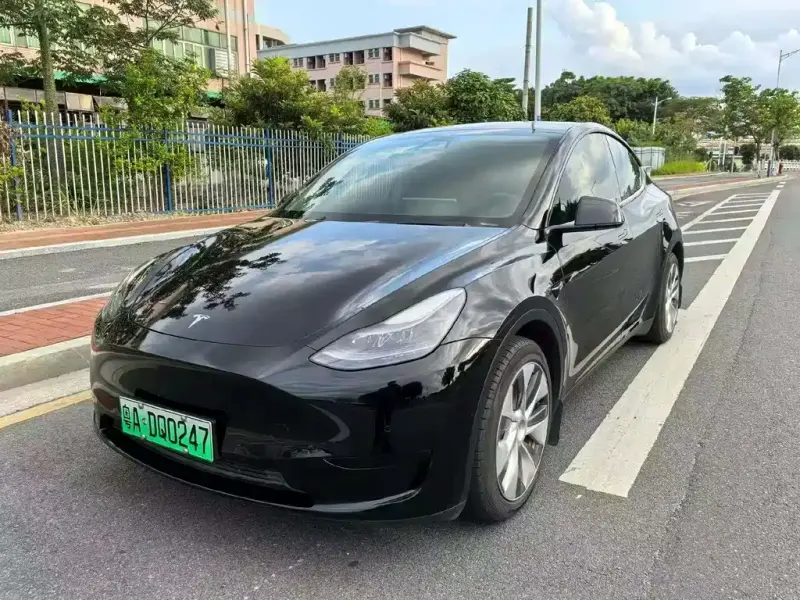 Tesla Model Y, 2022