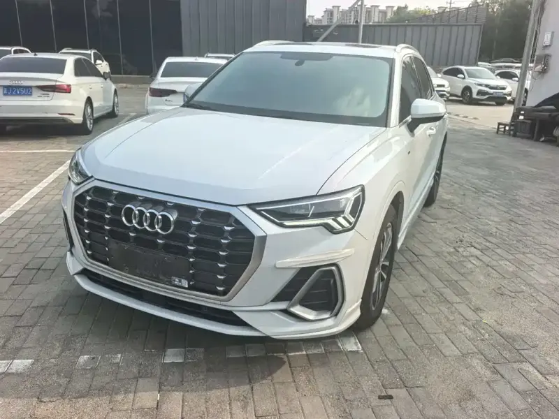 Audi Q3, 2022