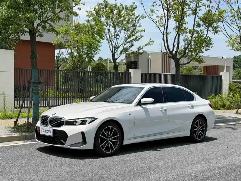BMW 3 Series, 2023